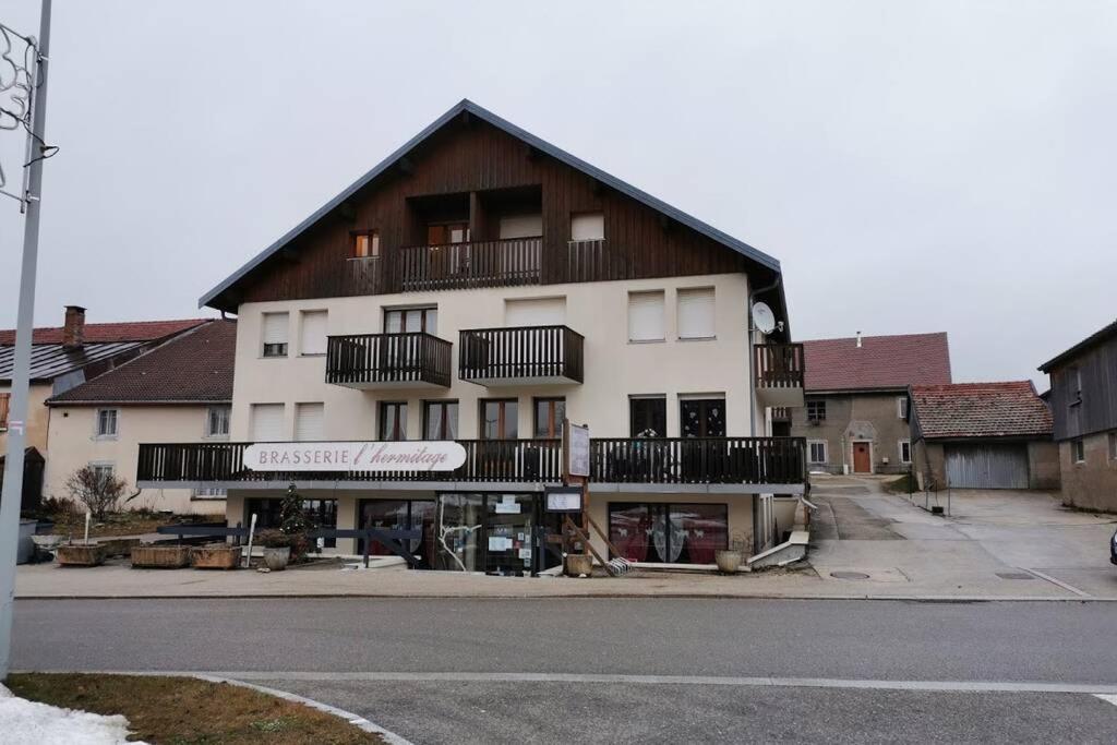 Ravissant Appart Proche Suisse Et Pistes De Ski Familiales Apartment Les Fourgs Ngoại thất bức ảnh